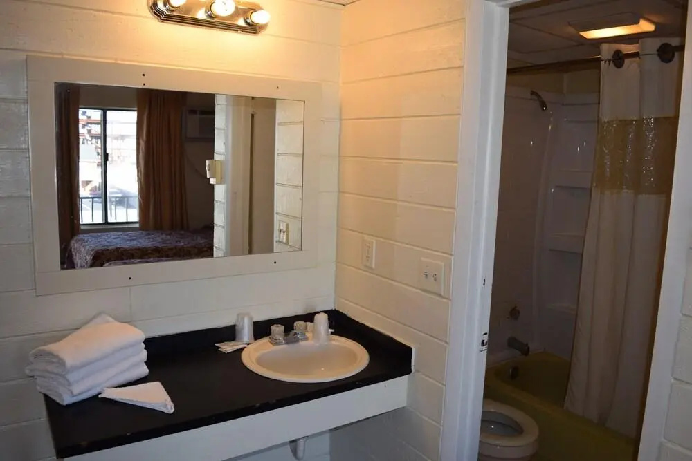 Dry Dock Motel
