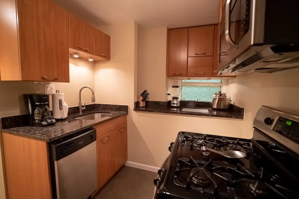 Lincoln Park Suites Operated by Roscoe Village Guesthouse
