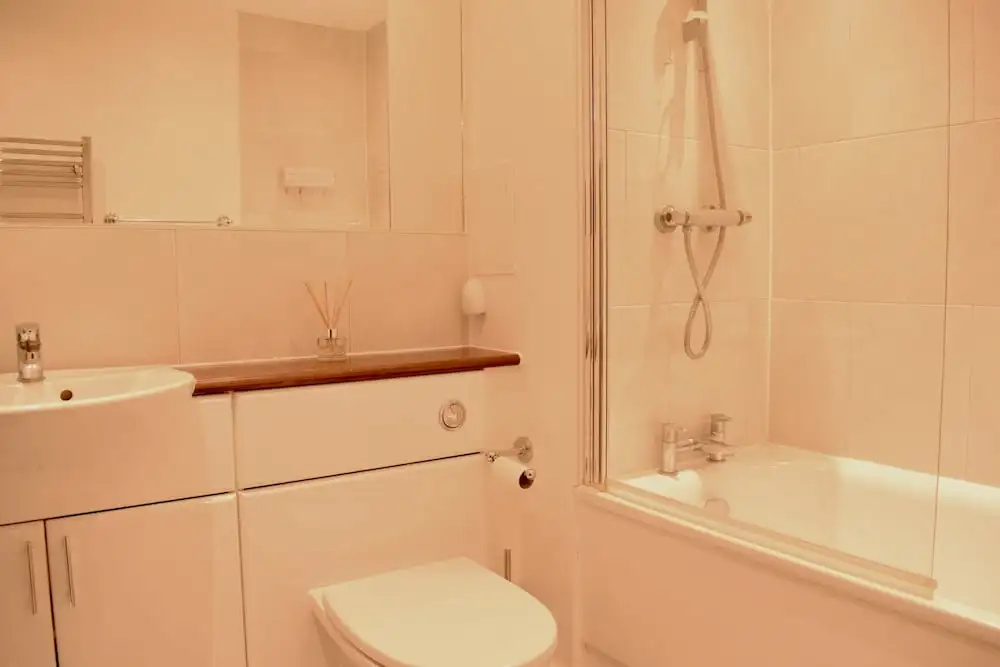 Modern 3 Bedroom Apartment Near City Airport