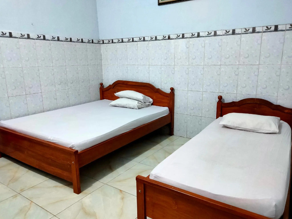 Hotel Keluarga Mekar Jaya Syariah Near UNS Solo