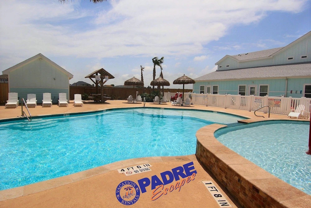 Nemo Cay Resort BC107 by RedAwning