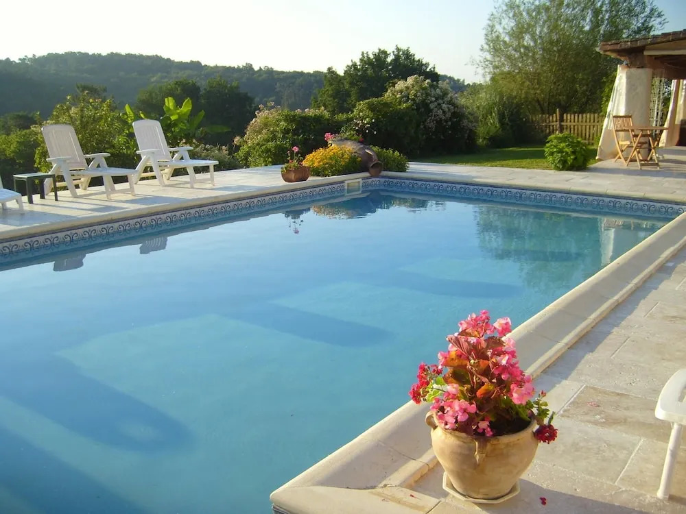 Property With 2 Bedrooms in Thenon, With Pool Access, Furnished Garden