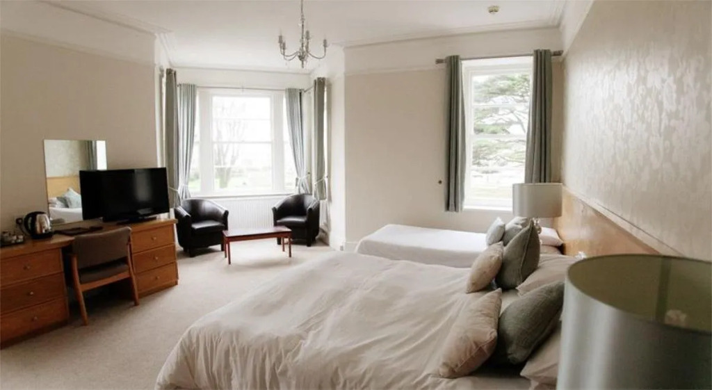 Anchorage Hotel & Spa