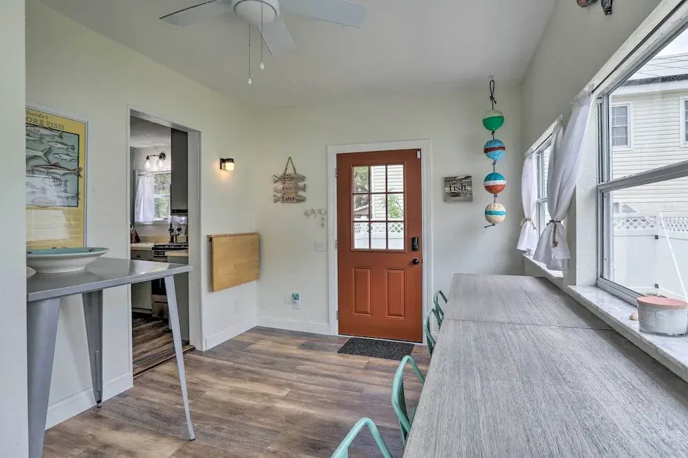 Tampa Bay Area Cottage w/ Gas Grill and Fire Pit