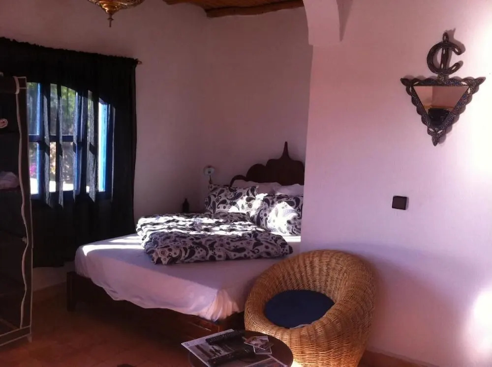 Room-room in Villa L'air De La Mer No096