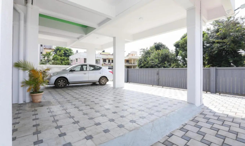 Treebo Sapphire Studio