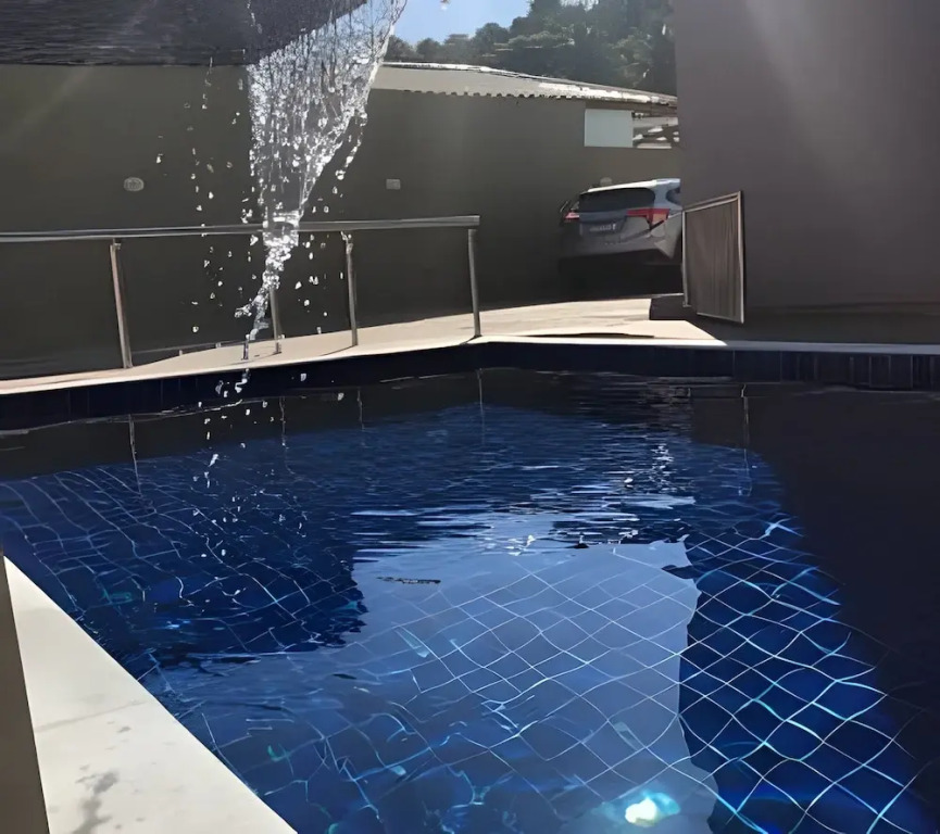 Apto charmoso, 2 quartos com PISCINA em Taperapuãn, A/C
