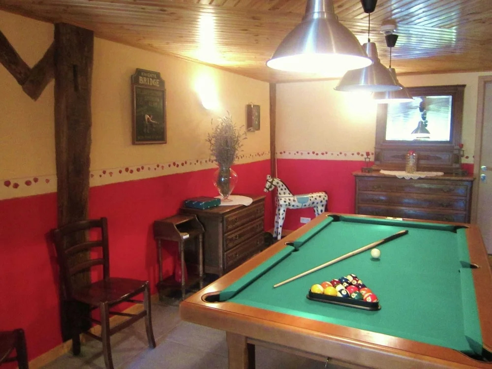 Charming Apartment in Sensenruth with Hot Tub
