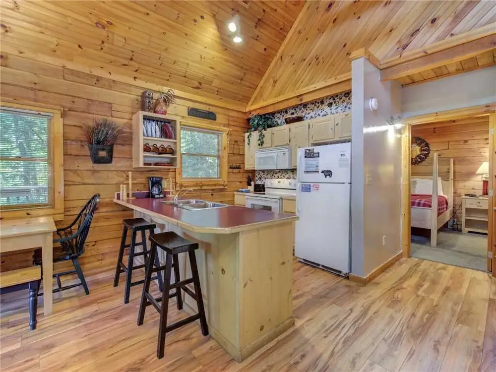 Owl Be Back, 2 Bedrooms, Pool, Hot Tub, Fireplace, Sleeps 6