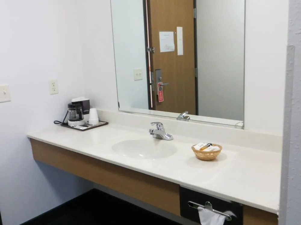 AmeriVu Inn And Suites