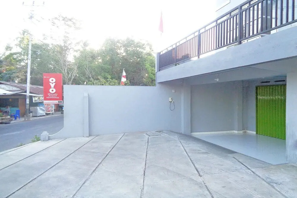 Oyo 1064 Manado Airport Residence