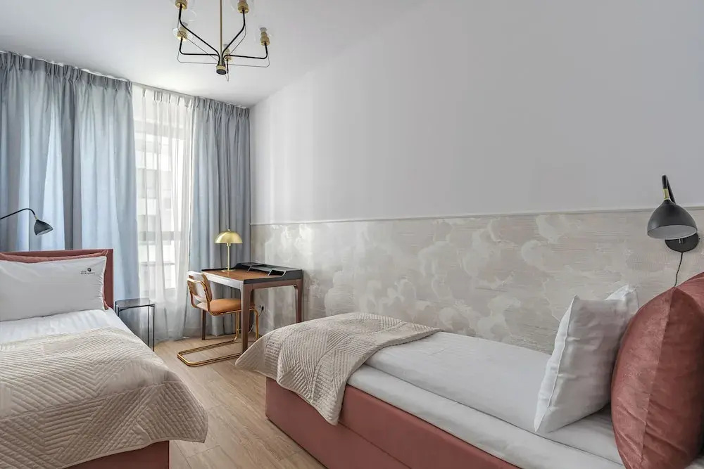 Lion Apartments -DOKI LifeStyle&FoodHall