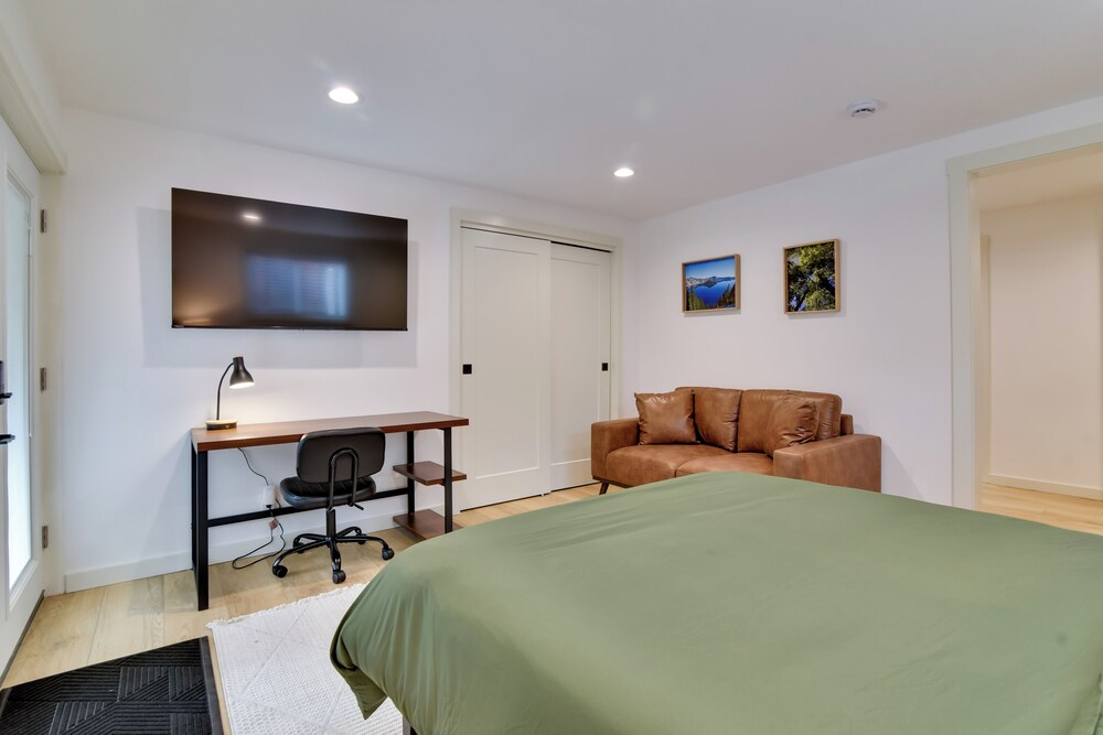Healthcare Workers' Home Base! Portland Apt