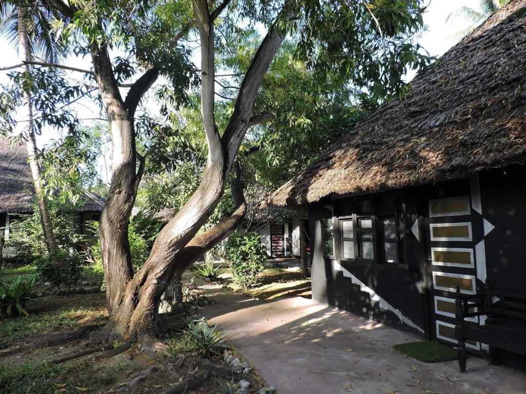 Paje By Night Bungalows
