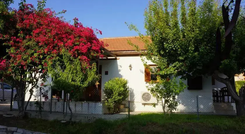 Alonia House 2