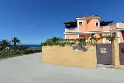 Galini Beach Villa