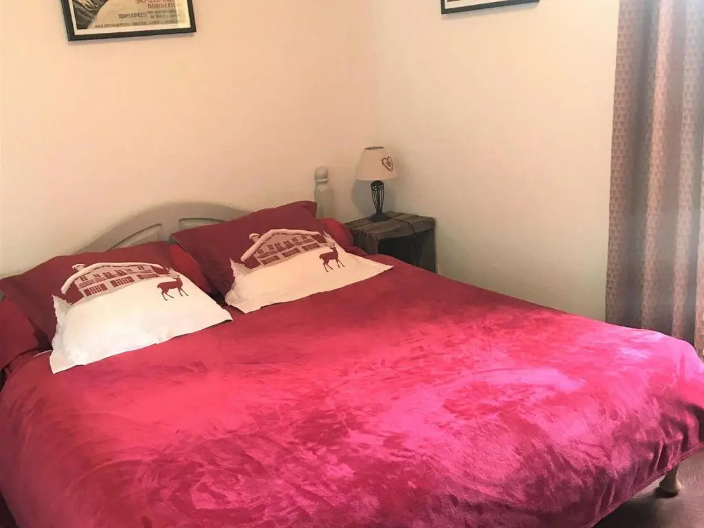 Chalet rénové 6 pers, TV connectée, WiFi, parking, animaux admis - FR-1-863-17