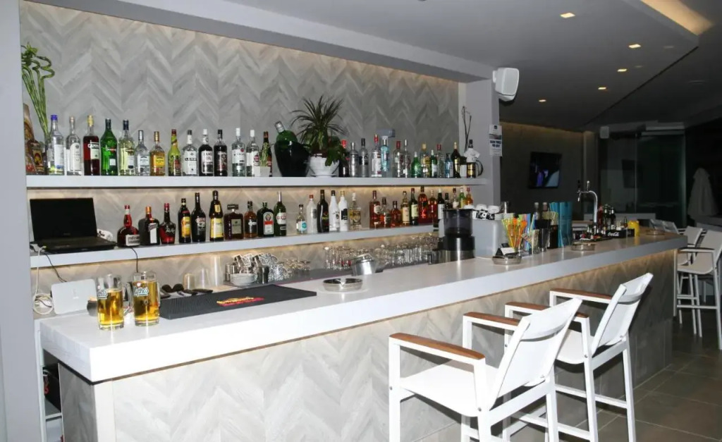 AGRELLI Hotel & Suites