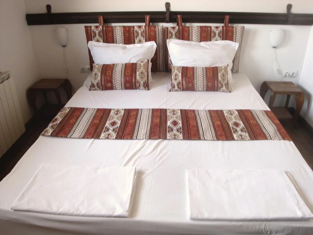 Guest House Black Lom