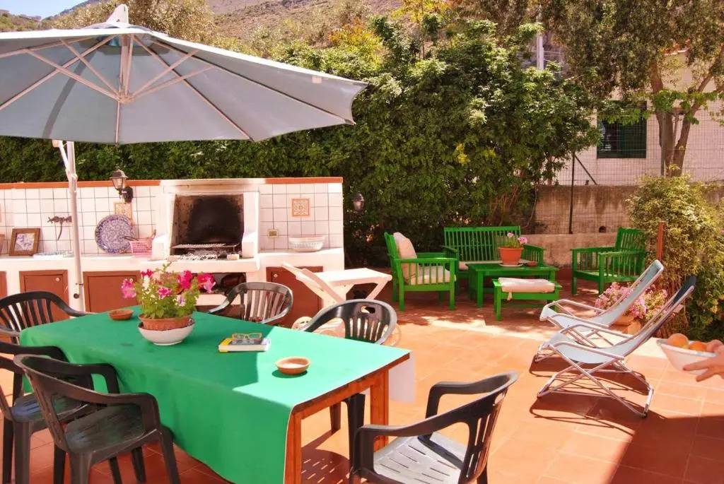 Apartment with 2 bedrooms in Palermo with enclosed garden and WiFi 800 m from the beach