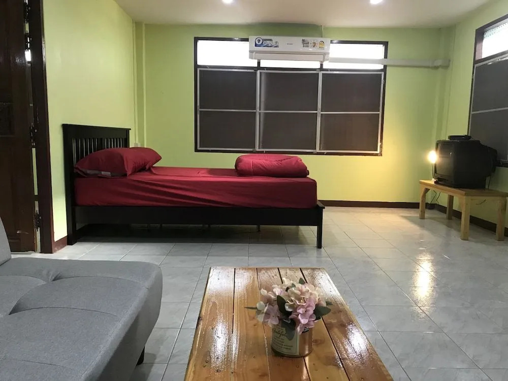BAAN APA ERAWAN Resort