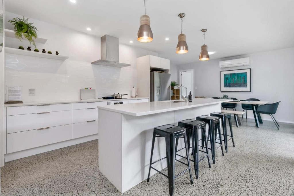 Stylish Villa Escape - Matakana Holiday Home