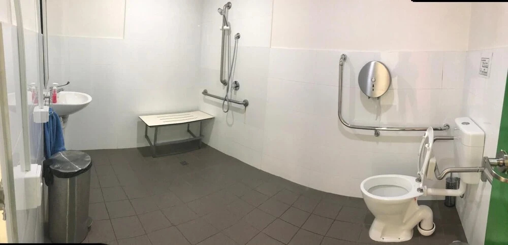 Perth City Backpackers Hostel - note - Valid passport required to check in