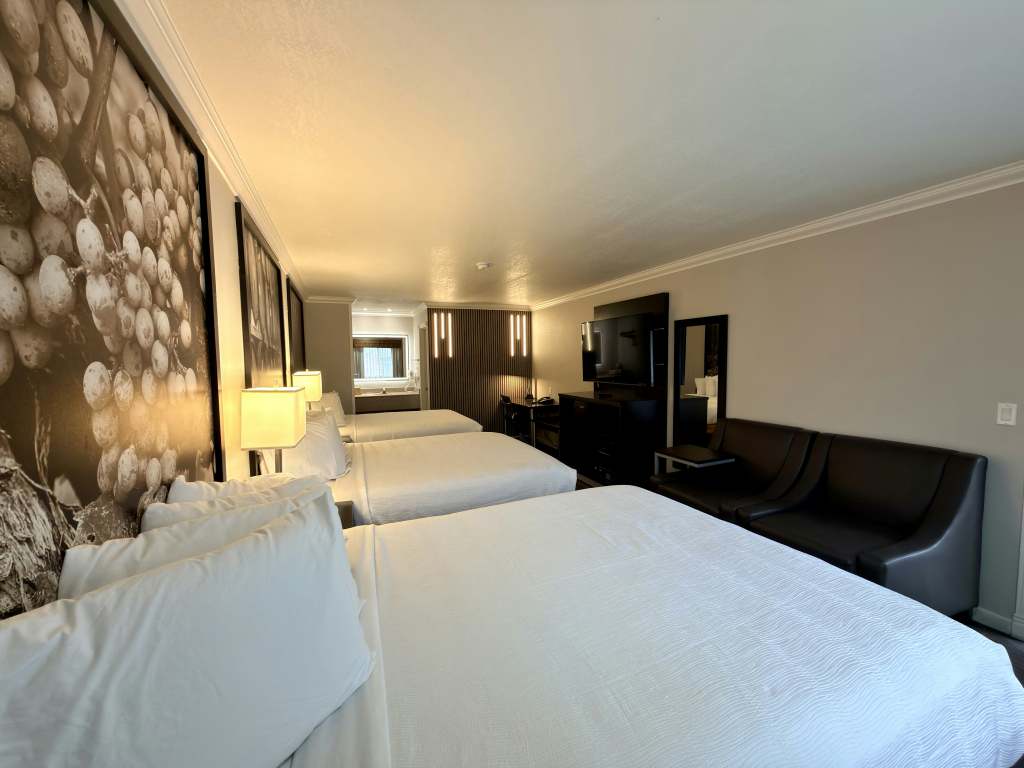 The Orchard Hotel Ukiah Wine Country Free Breakfast, Pool, & Hot Tub