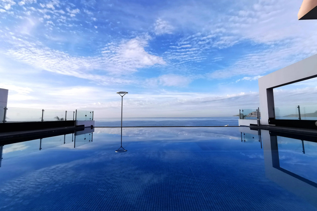 Coral Island Beach View Hotel