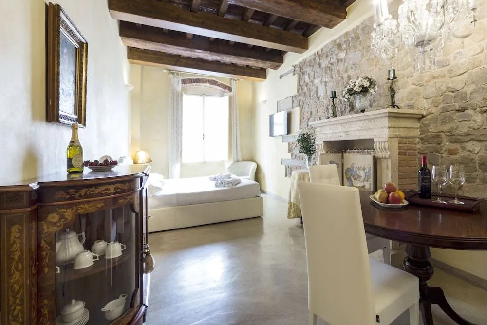 Signoria honeymoon apartment