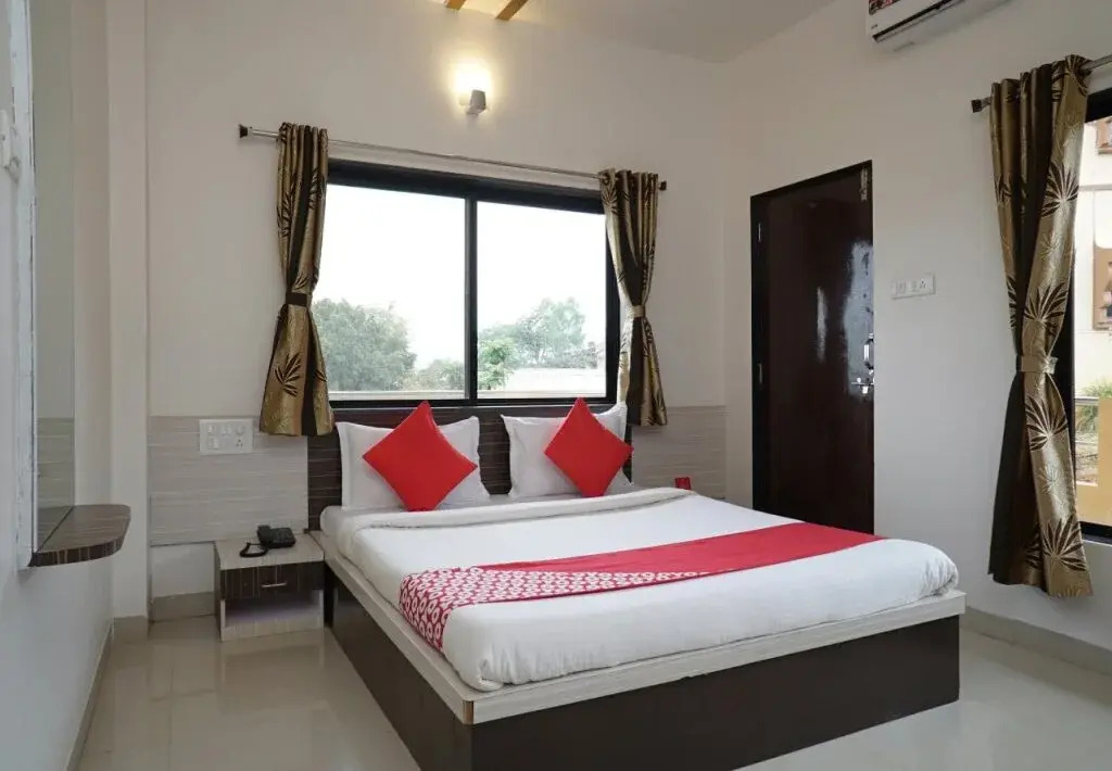 OYO 23696 Hotel Sai Vihar