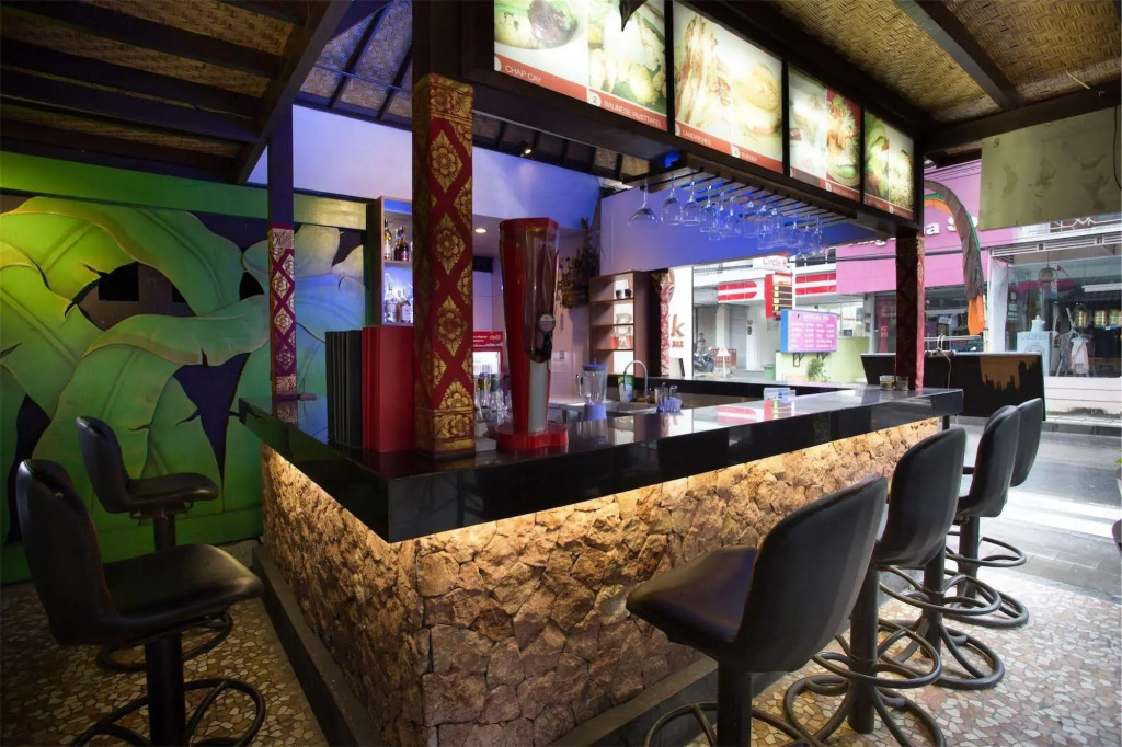 RedDoorz near Seminyak Beach