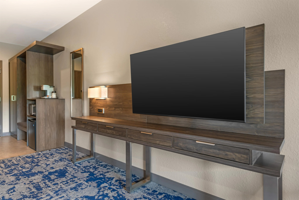 Best Western Plus Marquette Hotel & Suites