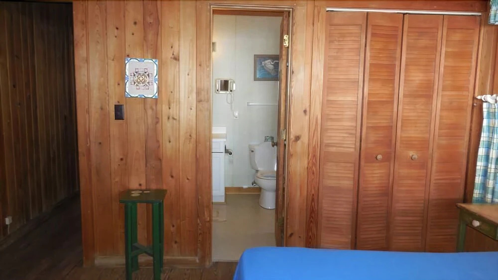 Wooden Shoe House - 2 Br Home