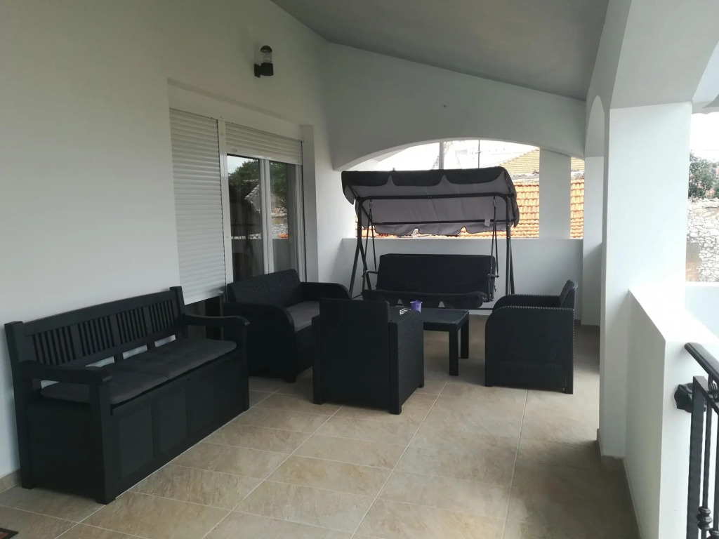 Modern Apartment With Big Roofed Terrace Garden Sun Shower 200M From The Sea
