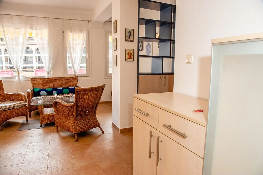 FM Premium 1-BDR Apartment with Parking - Azure Joy