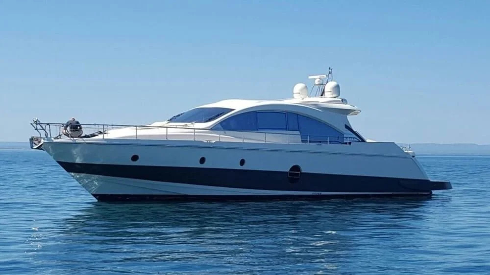 Grey Yacht All Inclusive