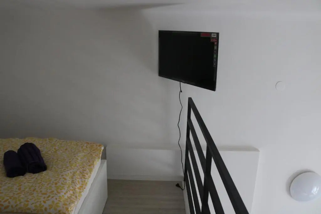Apartment F6