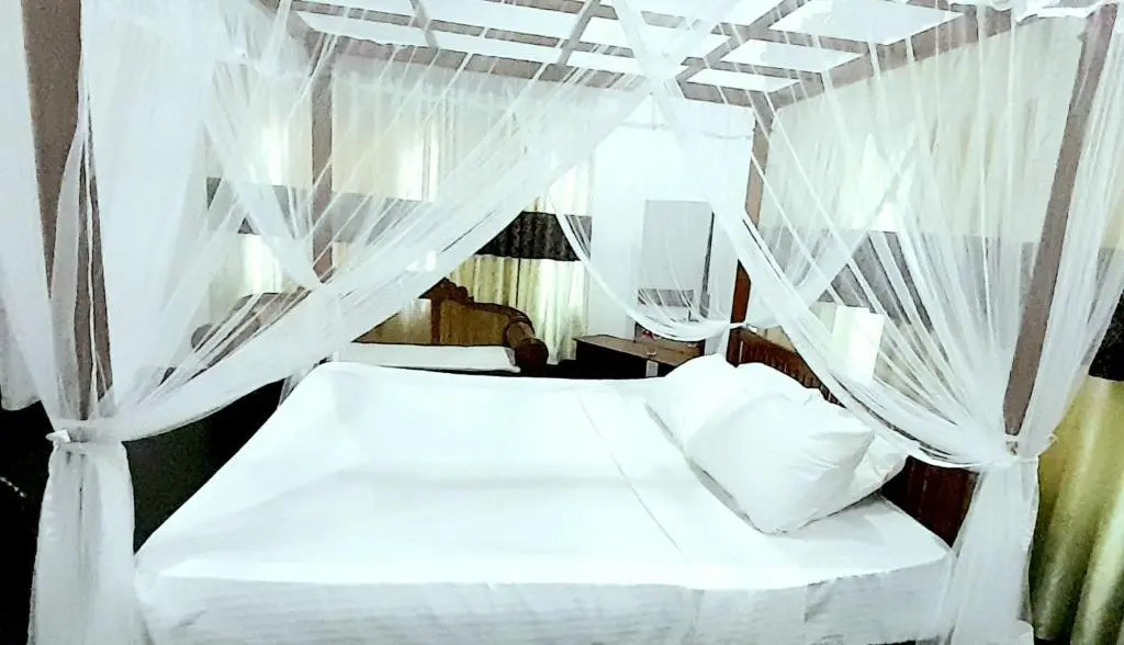 Isuru Holiday Inn