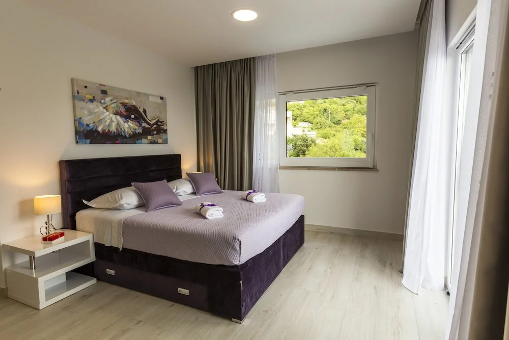 Villa Romance