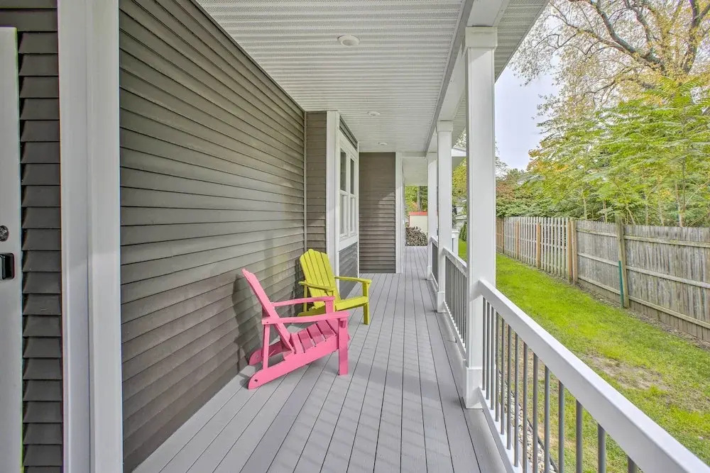 < 1 Mi to Dtwn Ludington: Bright Lower-level Unit