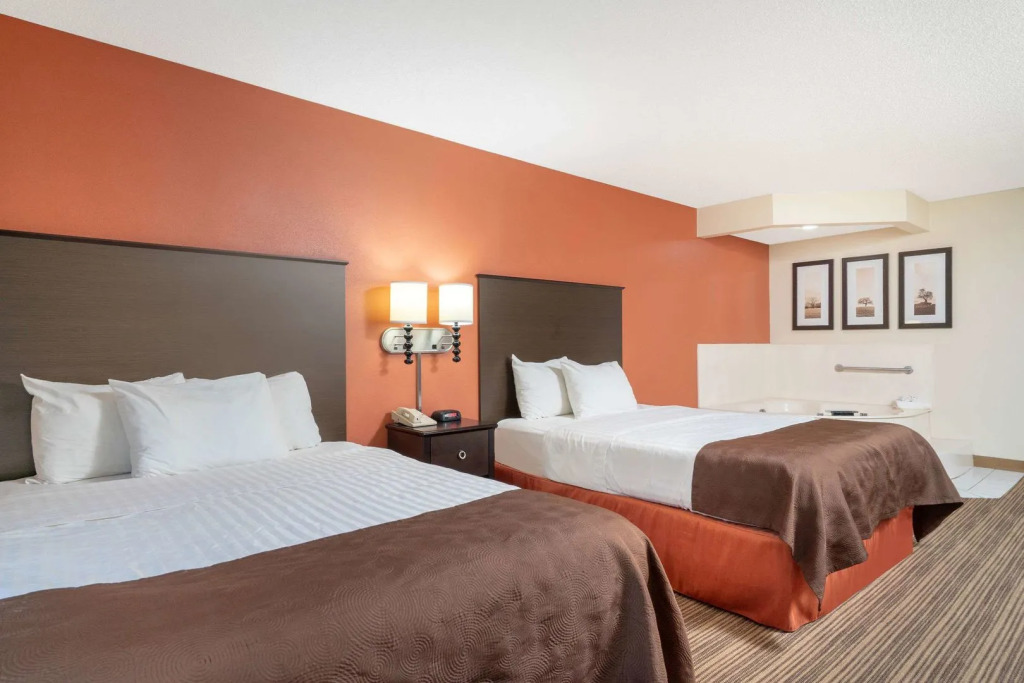 AmericInn by Wyndham Rogers