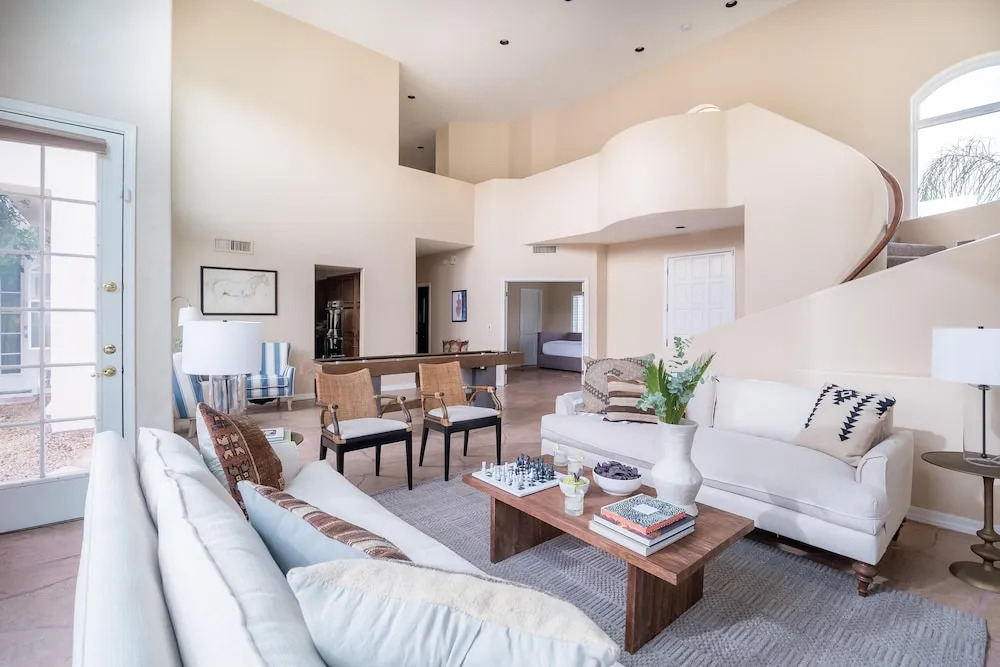 Sandstone by AvantStay Spacious Desert Oasis w Pool BBall Crt Movie Room