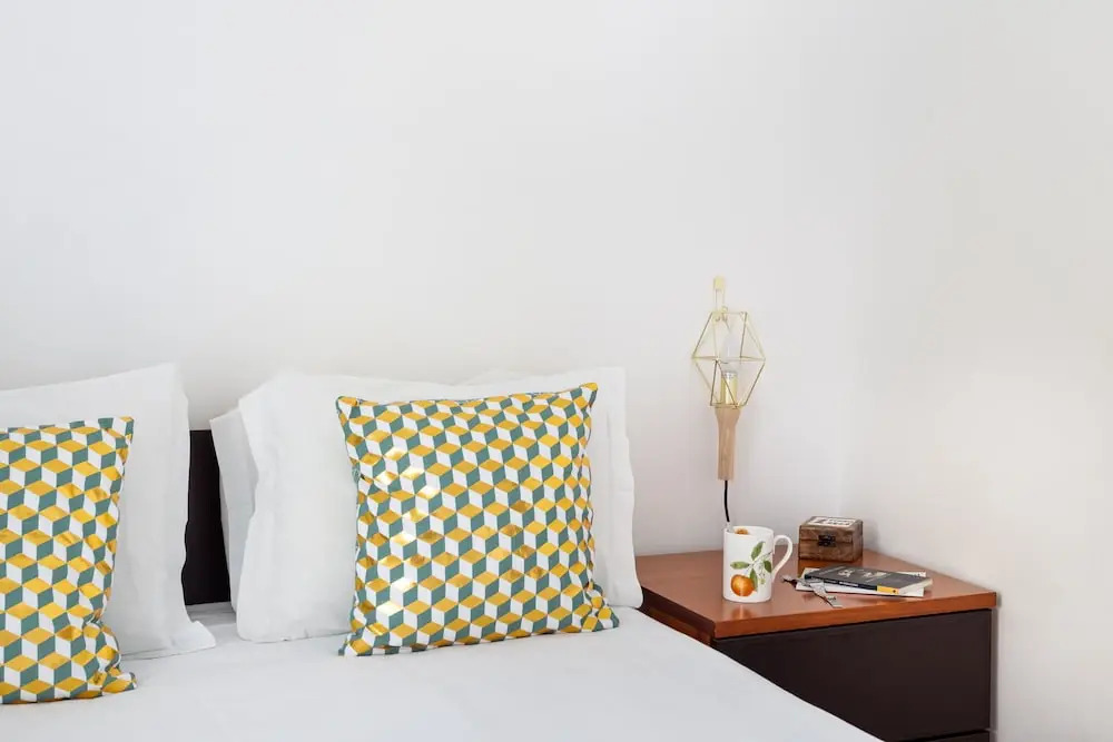 JOIVY Splendid 2BR Apt w/ parking&balcony, 10mins to Praça do Comércio