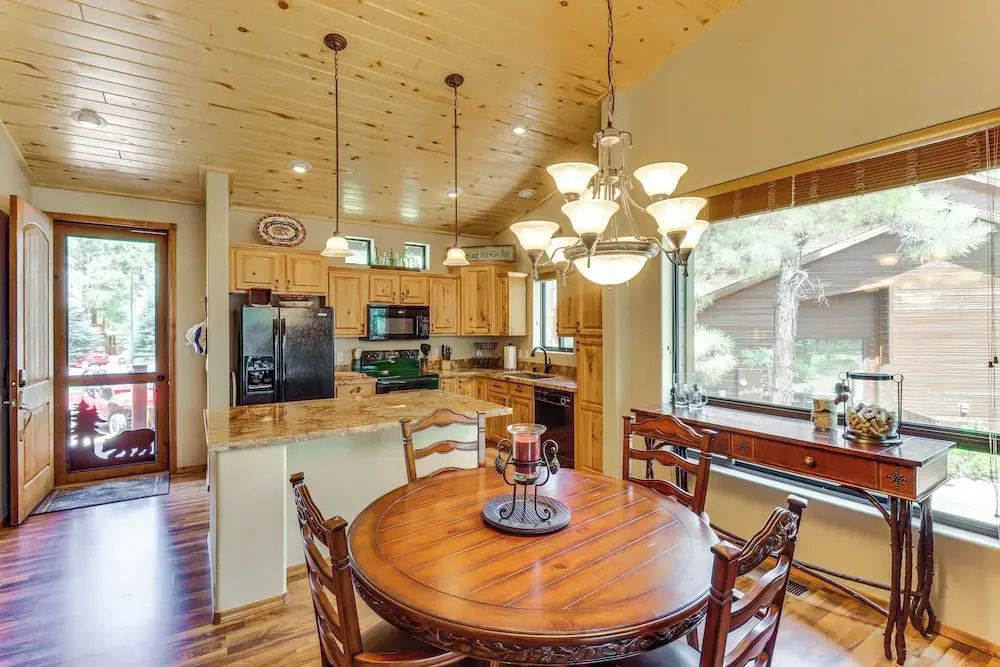 4 Miles to Lake: Retreat w/ 2 Decks!