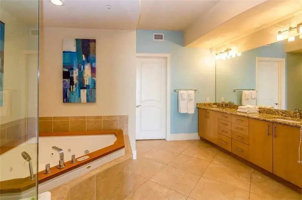 Turquoise Place 2405C - 3 Br condo by RedAwning