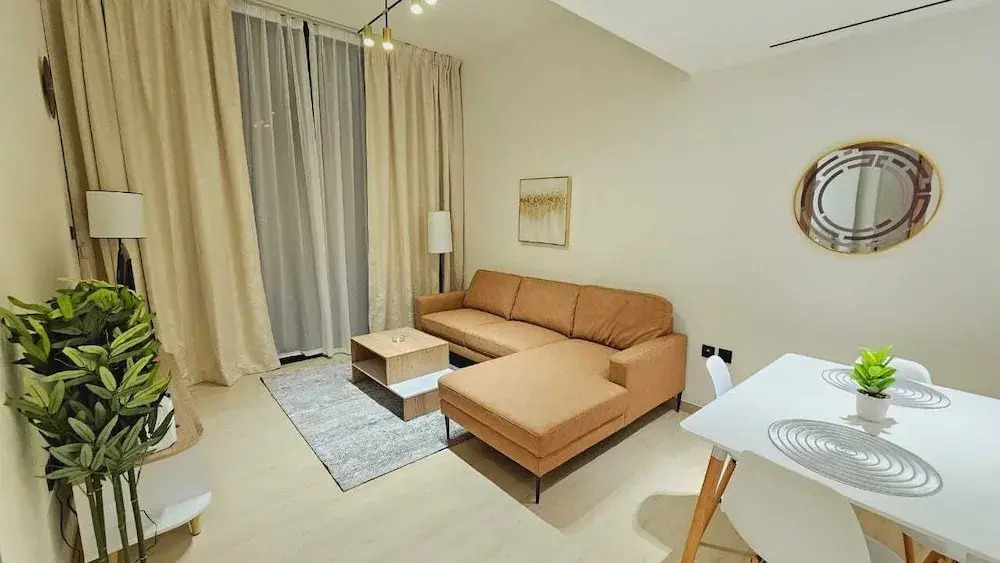 OYO HOME 1404 Premium 1bed Apt At Jvc Be