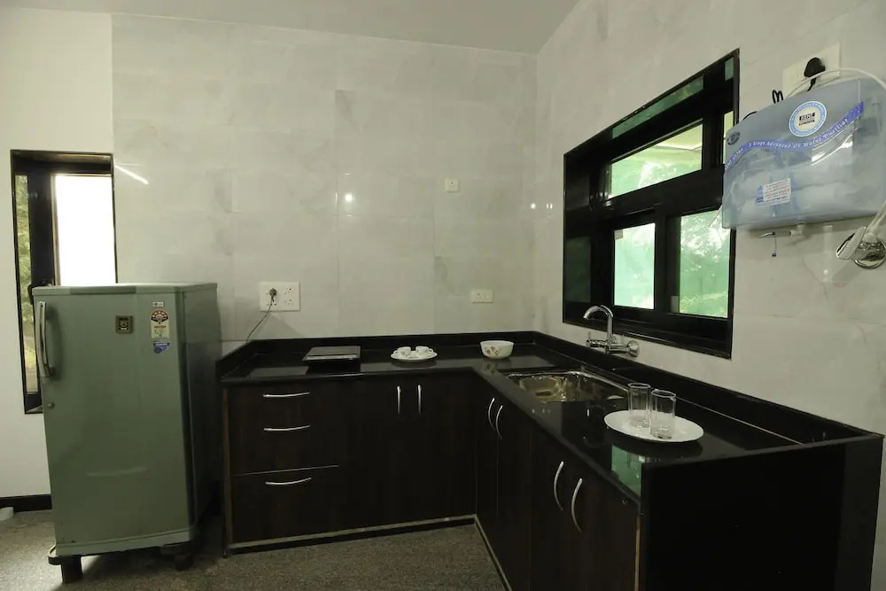 OYO 9791 Home Spacious 2BHK Nerul