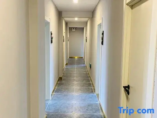 Kulunqi Tongxiang Youth Hostel
