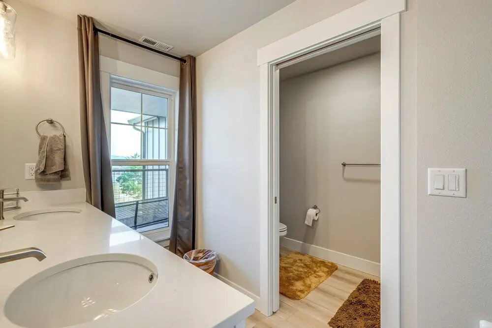 Beautiful Water Views: Coastal Oregon Townhome!